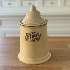 Vintage Pfaltzgraff Village Flour Canister with Lid